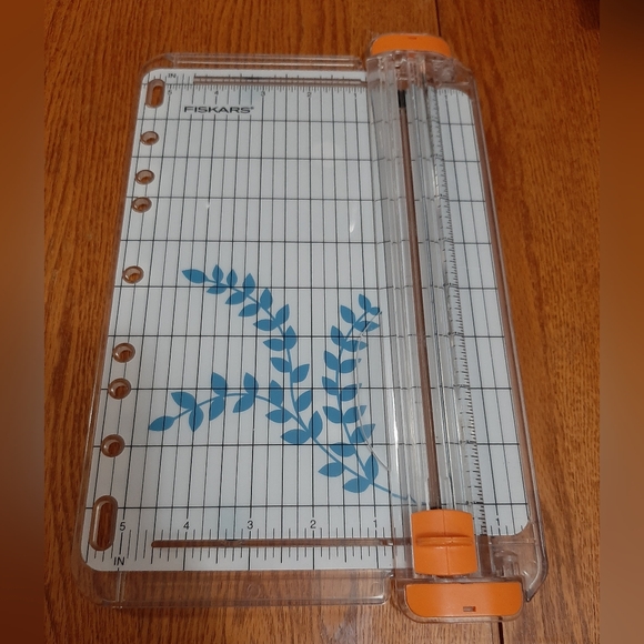 Paper Cutter - Picture 1 of 3